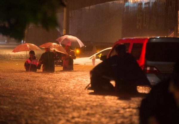 安阳突降大暴雨 马家乡受灾严重