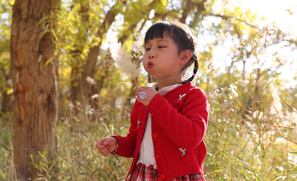 醉美童声 唱响星辰大海——王亚平女儿赵芸熙演唱《摘星星的妈妈回来了》