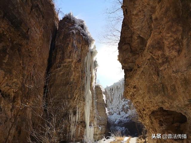 河北唐县全胜峡冰瀑惊美绝伦叫人惊呼！