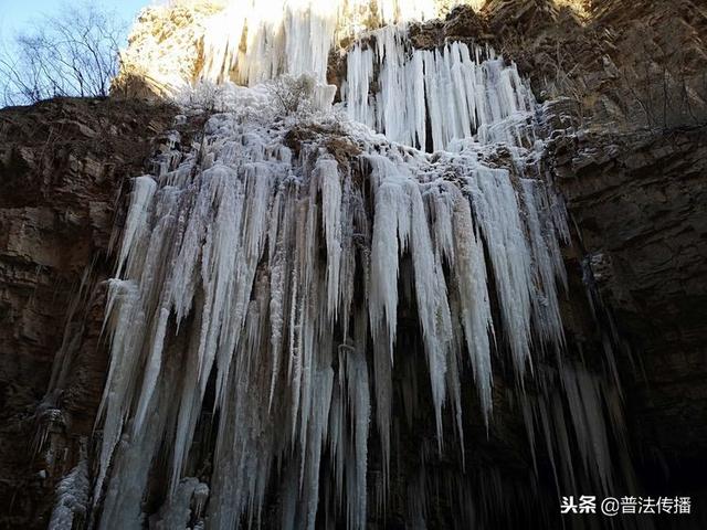 河北唐县全胜峡冰瀑惊美绝伦叫人惊呼！