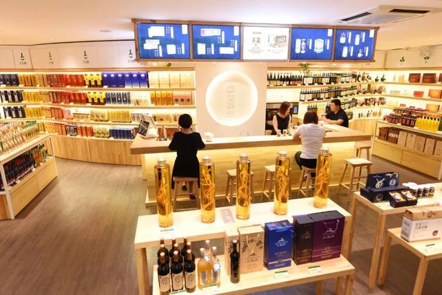 7家烟酒店年入1个亿，这家公司招募大商聚义，不惧关店潮